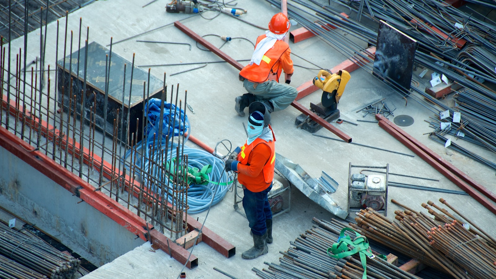 {"pl": "Anchoring poles in the ground - when to choose what to avoid regrets"}
